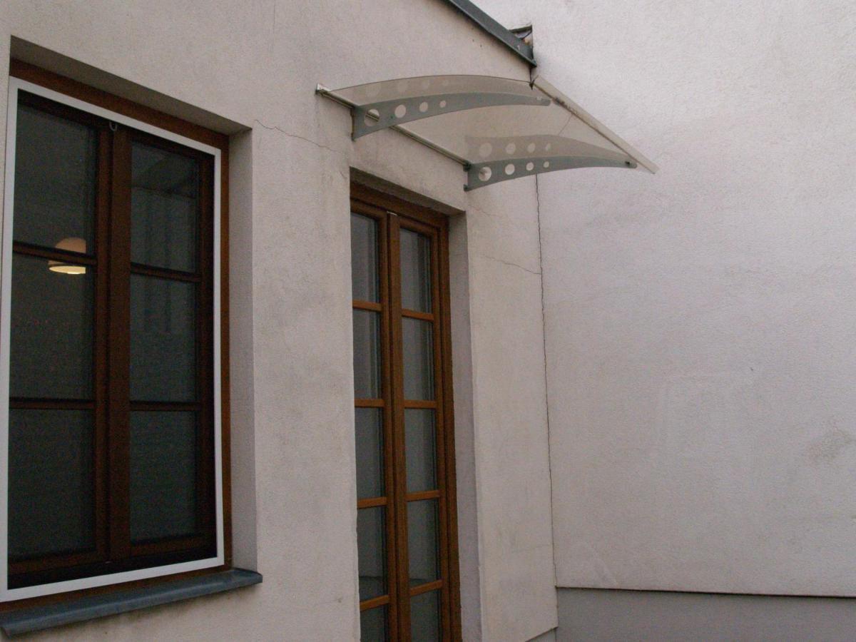 Lg Tiny Appartamento Korneuburg Esterno foto