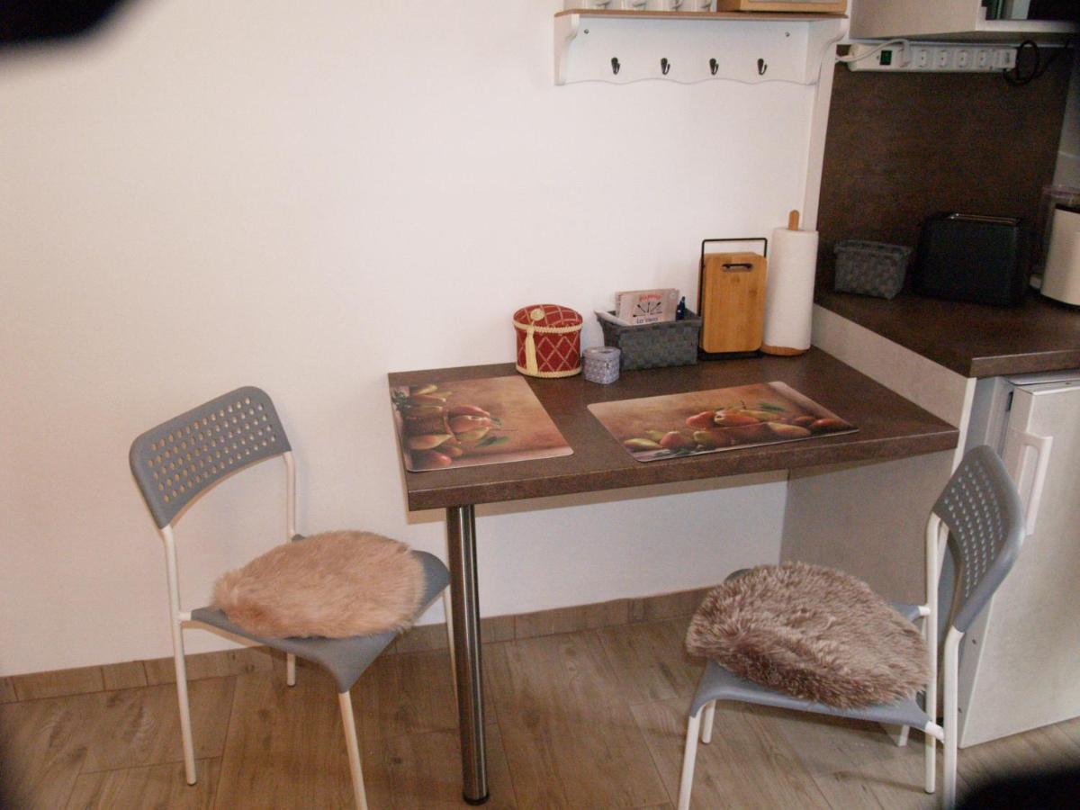 Lg Tiny Appartamento Korneuburg Esterno foto